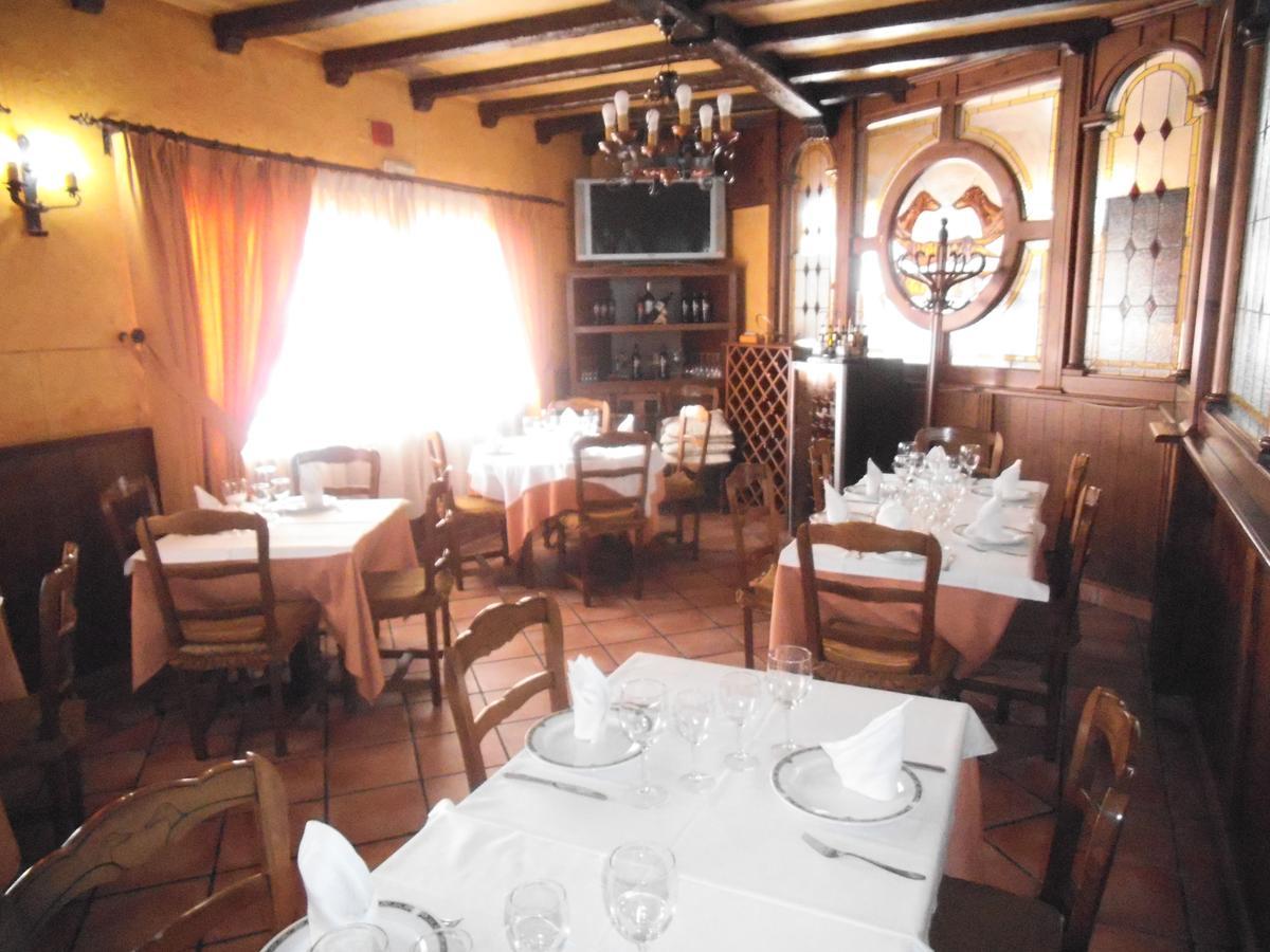 Hostal Los Galgos Yepes Exterior photo