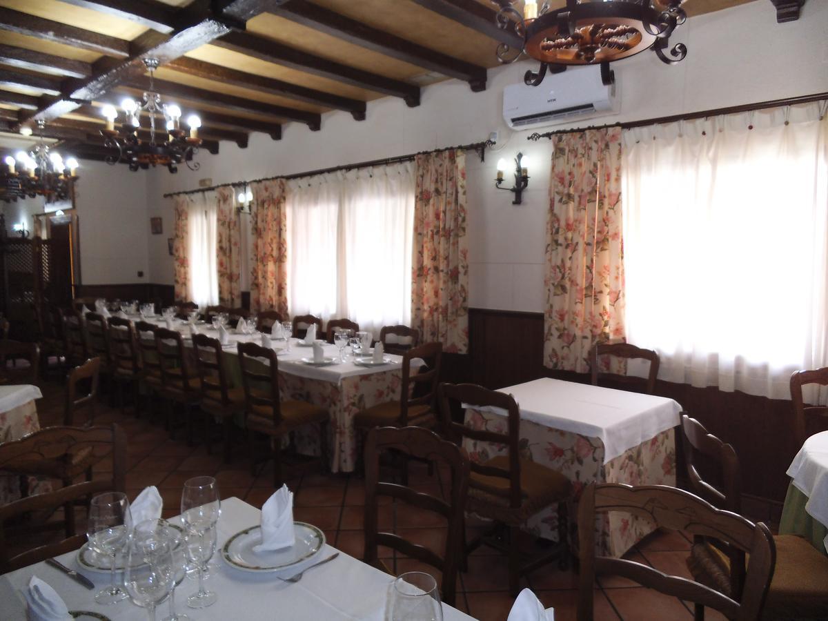 Hostal Los Galgos Yepes Exterior photo