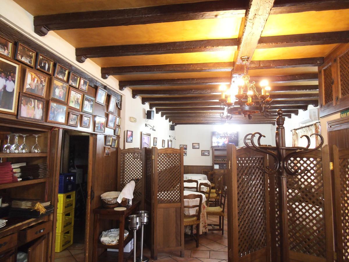 Hostal Los Galgos Yepes Exterior photo