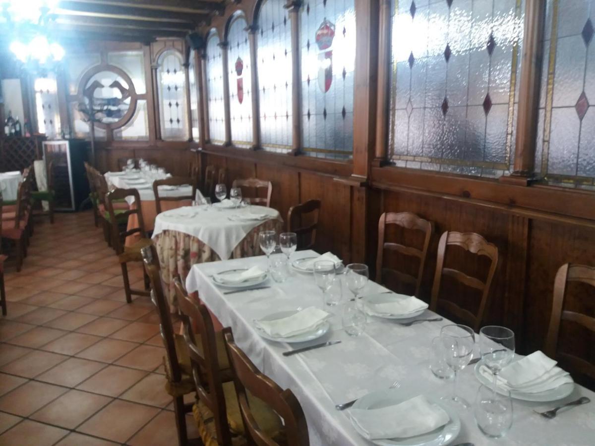 Hostal Los Galgos Yepes Exterior photo